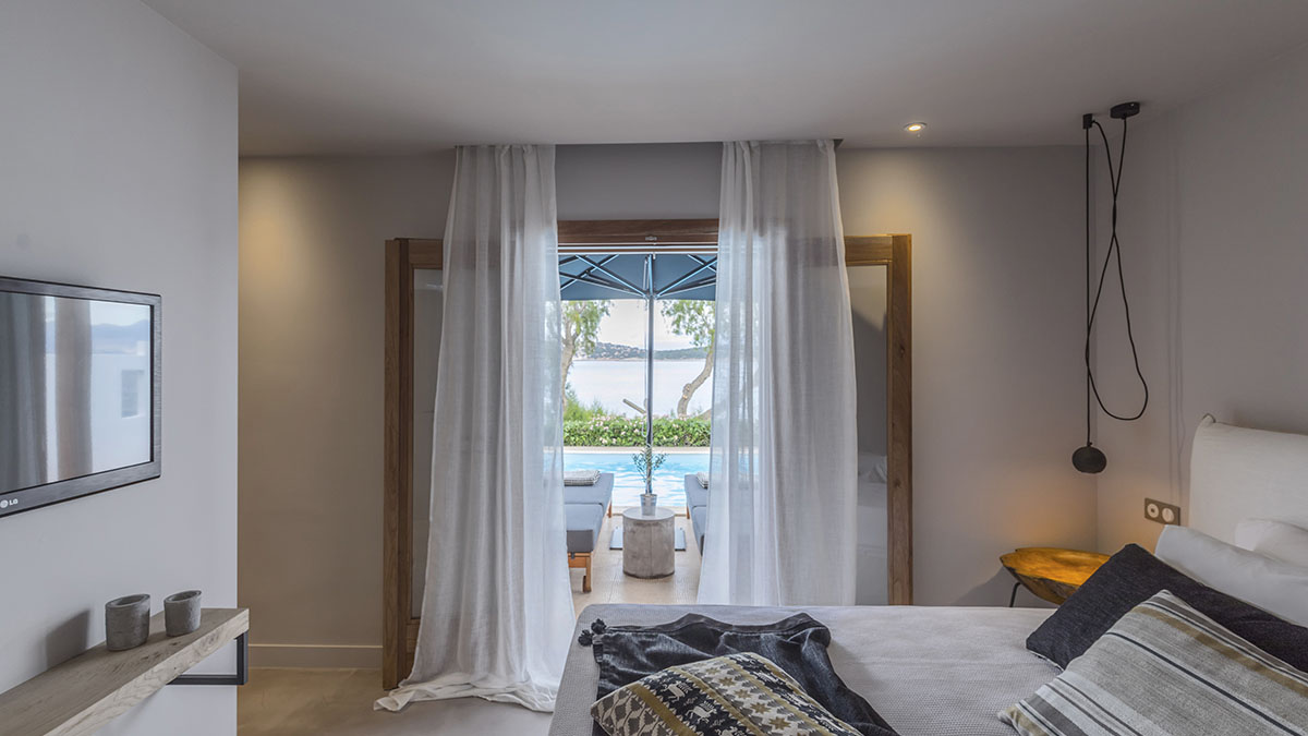 Two Bedroom Seafront Villa with Private Pool